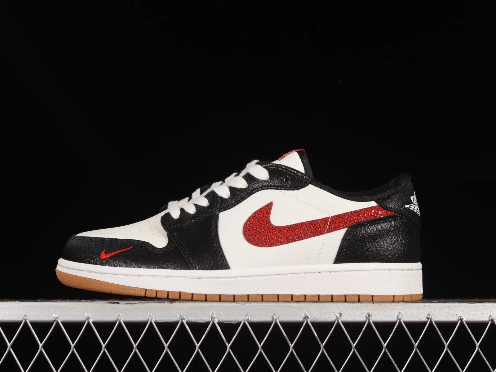 Air Jordan 1 Retro Low OG Black University Red White DZ0798-108