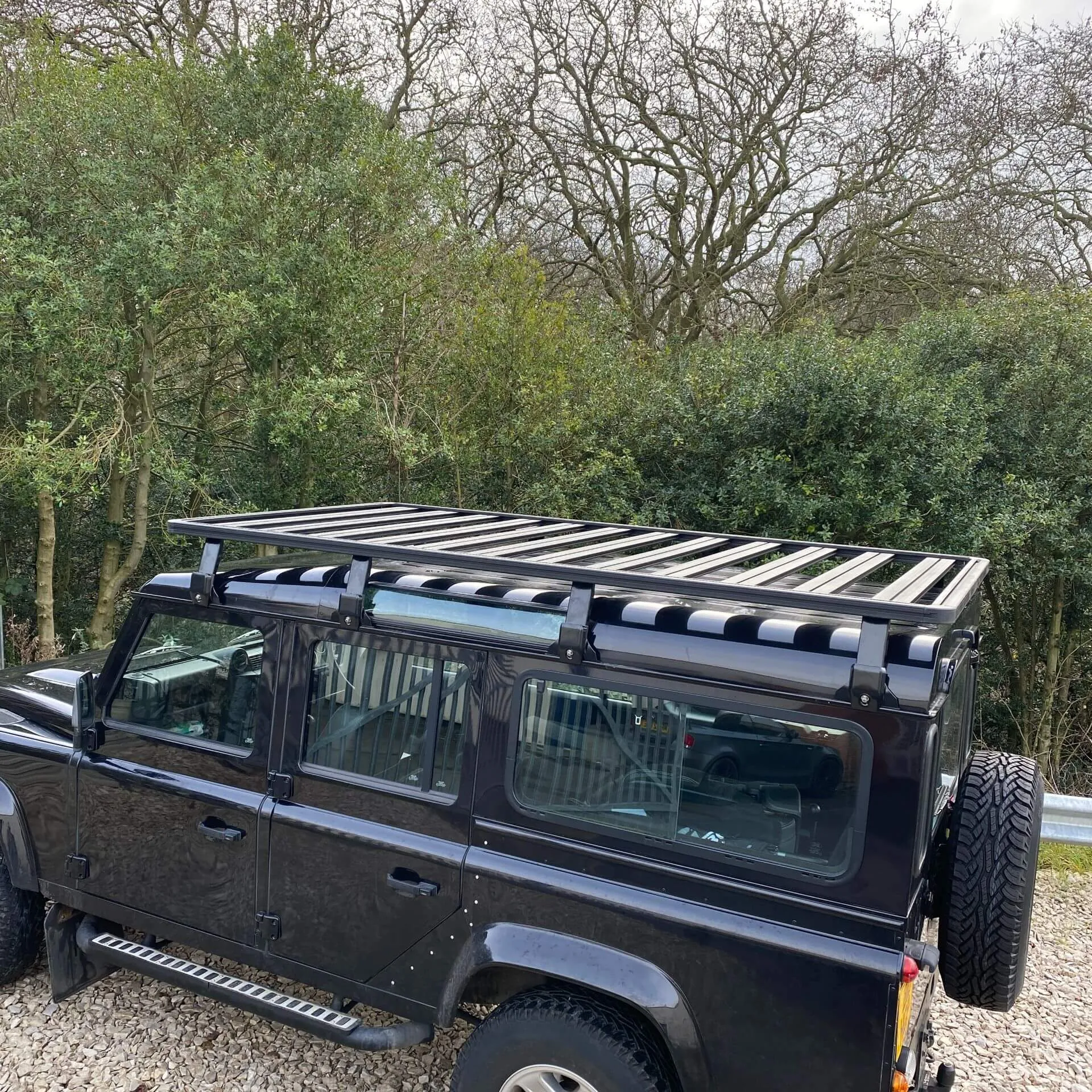 AluMod Low Profile 270cm x 147cm Roof Rack for the Land Rover Defender 110 83-16