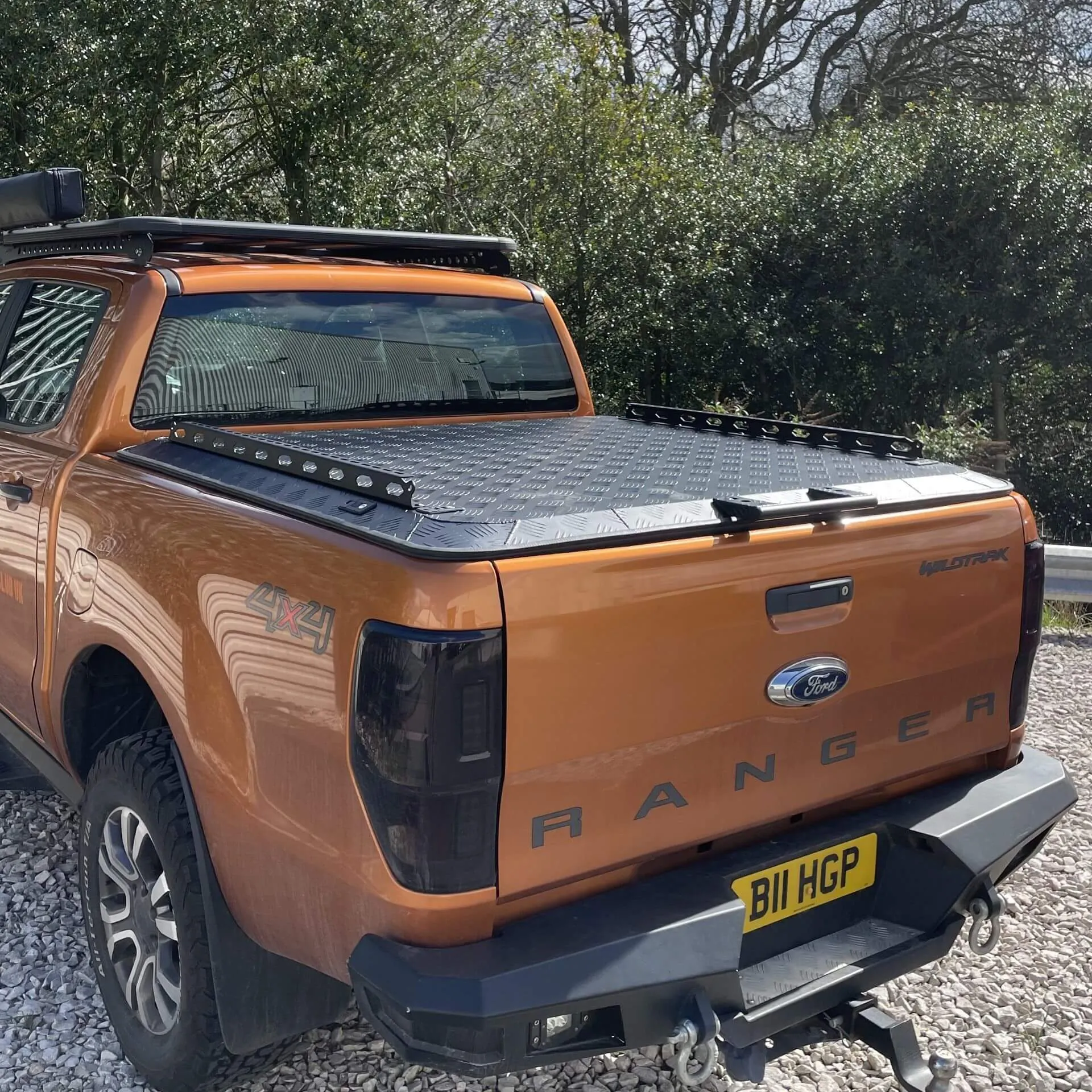 Black Aluminium Flat Tonneau Cover for Toyota Hilux 2016+